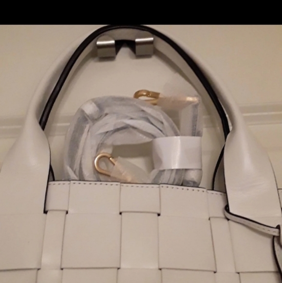 Michael Kors Vivian Large Tote - Picture 3 of 8